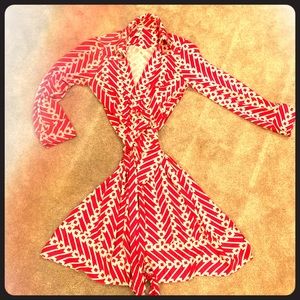 Beautiful Diane von Furstenberg wrap dress sz 6